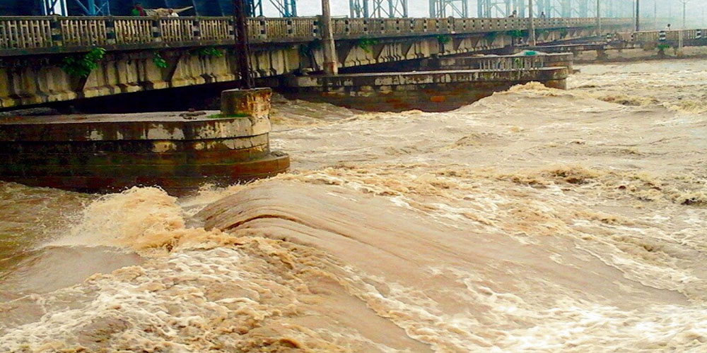 सप्तकोशीमा पानीको उच्च बहाव, ४६ वटा ब्यारेजको ढोका खोलियो