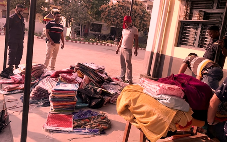 एपीएफ टोलीद्वारा चोरीपैठारीको सामानसहित पक्राउ