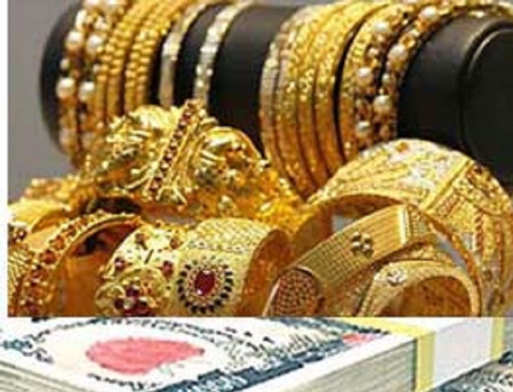 नगद तथा सुनका विभिन्न गहना चोरी नगद तथा सुनका विभिन्न गहना चोरी