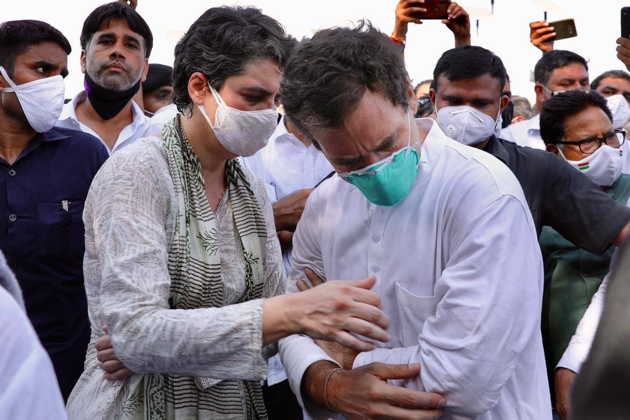 ग्याङरेप पीडितलाई भेट्न हाथरस जाँदै गर्दा राहुल गान्धी पक्राउ ग्याङरेप पीडितलाई भेट्न हाथरस जाँदै गर्दा राहुल गान्धी पक्राउ
