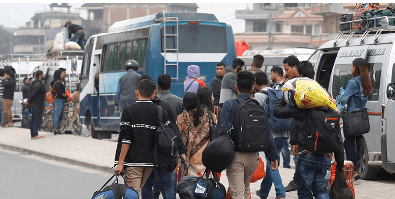 उपत्यकाबाट ६ दिनमा १ लाख ४३ हजार मात्र बाहिरिए उपत्यकाबाट ६ दिनमा १ लाख ४३ हजार मात्र बाहिरिए