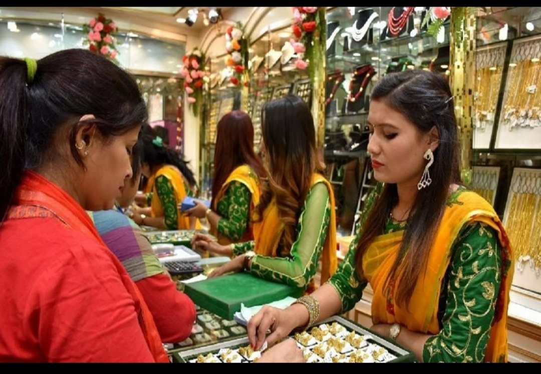 उकालो लाग्यो सुनको मूल्य, कति पुग्यो तोलाको ? उकालो लाग्यो सुनको मूल्य, कति पुग्यो तोलाको ?