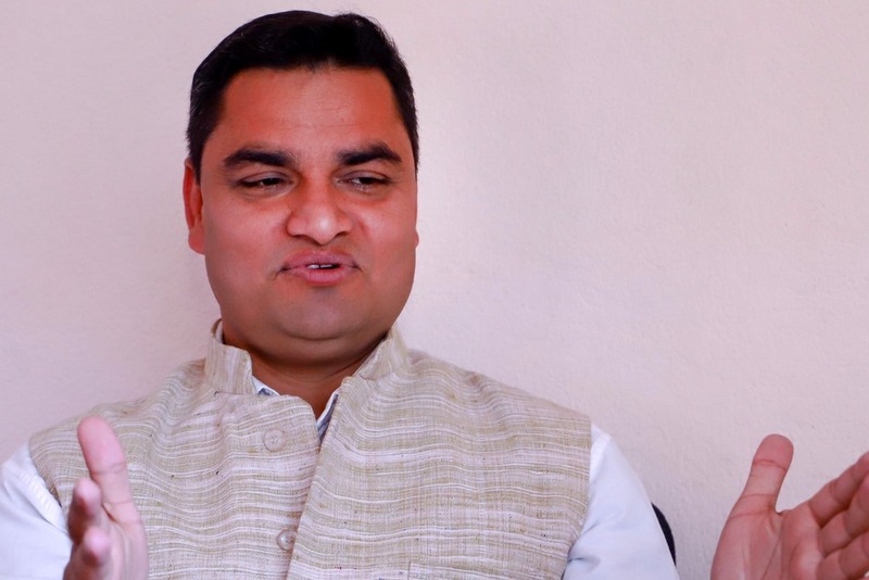 ओली विरुद्ध अविश्वासको प्रस्ताव ल्याउन अब ढिलो गर्नहुन्न : पौडेल ओली विरुद्ध अविश्वासको प्रस्ताव ल्याउन अब ढिलो गर्नहुन्न : पौडेल