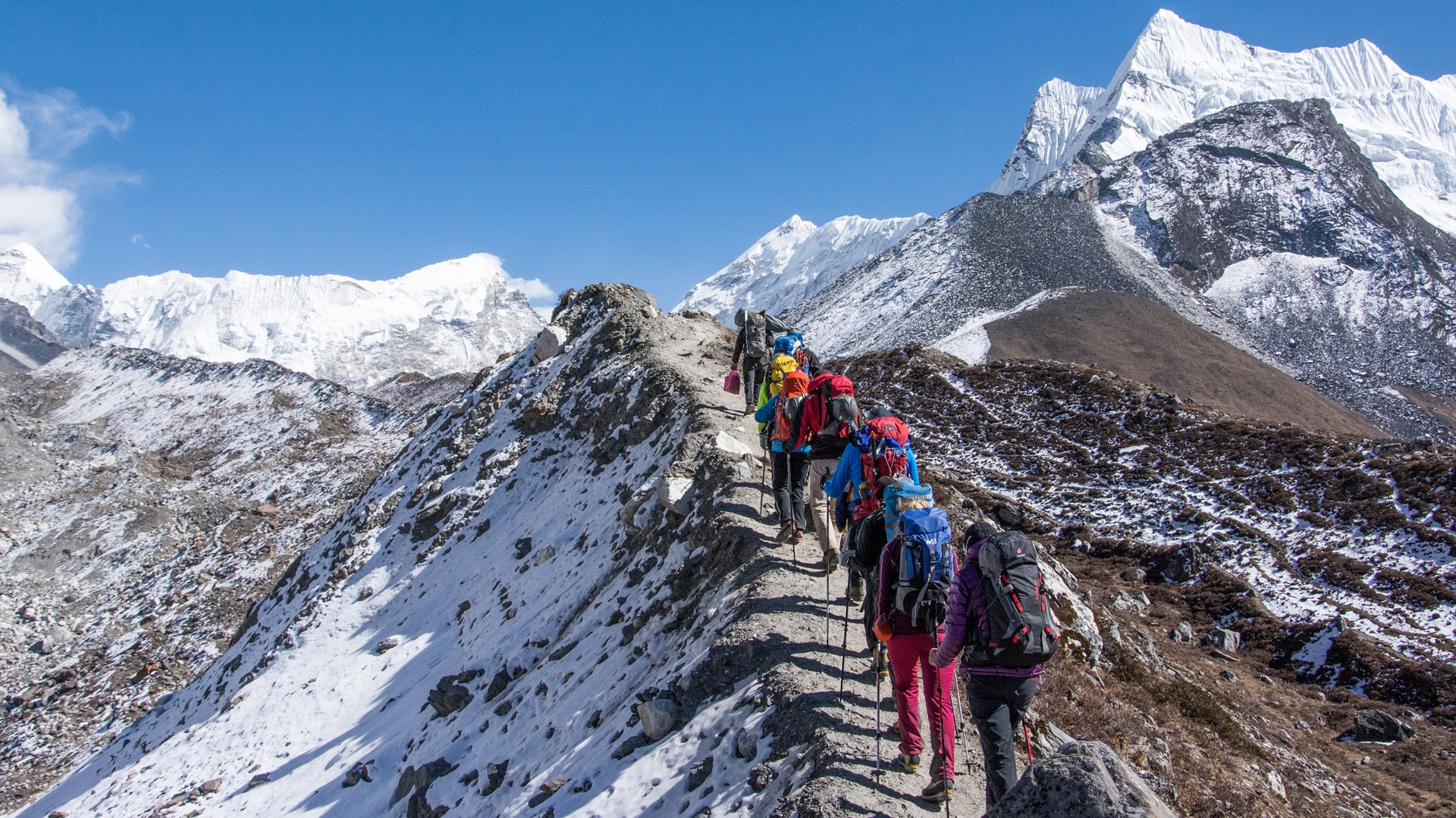 कोरोना भाइरस कम भएसँगै हिमाली पदयात्राका लागि आन्तरिक पर्यटकको आगमन शुरू कोरोना भाइरस कम भएसँगै हिमाली पदयात्राका लागि आन्तरिक पर्यटकको आगमन शुरू