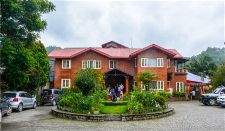 बुढानिलकण्ठस्थित शेरबहादुर देउवाको निजि निवासमा विपक्षी गठबन्धनकाे बैठक सुरु बुढानिलकण्ठस्थित शेरबहादुर देउवाको निजि निवासमा विपक्षी गठबन्धनकाे बैठक सुरु