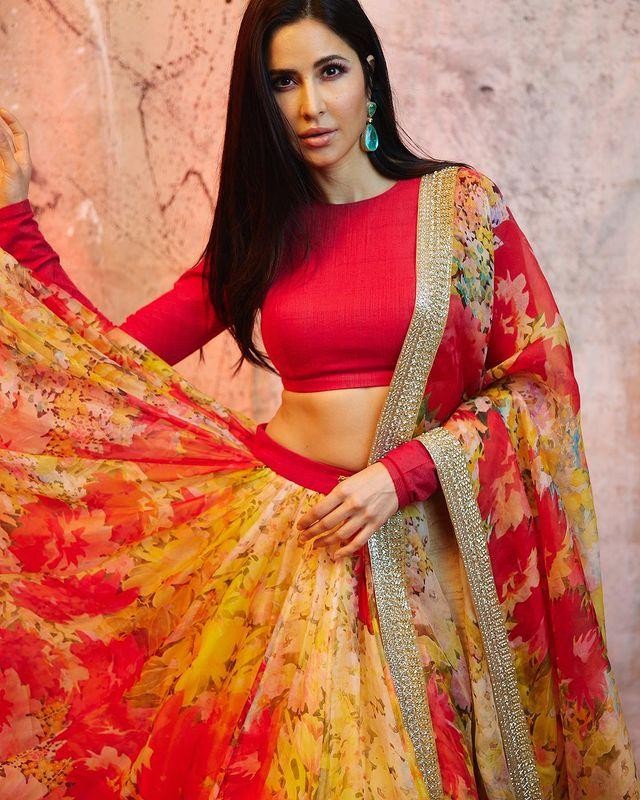 कैटरिना कैफको ट्रेडिसनल अवतार देखेर फ्यान भए उनको दिवाना कैटरिना कैफको ट्रेडिसनल अवतार देखेर फ्यान भए उनको दिवाना