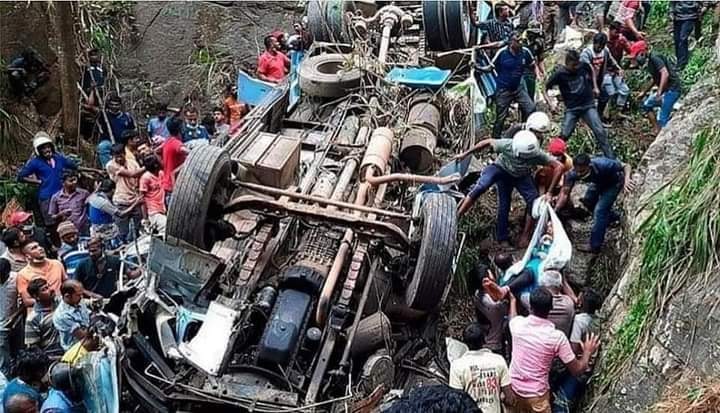 मुगु बस दुर्घटनाको कारण टायर पङ्चर मुगु बस दुर्घटनाको कारण टायर पङ्चर