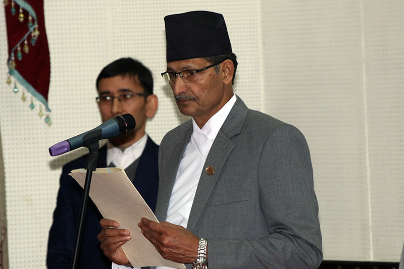 सभामुख सत्तापक्षको हतियार बन्दा संसदको गतिरोध जटिल मोडमा, विपक्षी एमाले थप आक्रामक सभामुख सत्तापक्षको हतियार बन्दा संसदको गतिरोध जटिल मोडमा, विपक्षी एमाले थप आक्रामक