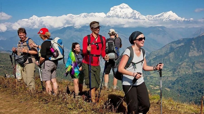 पर्यटनमा जाग्यो आशा, दैनिक आउन थाले १५ सय विदेशी पर्यटक पर्यटनमा जाग्यो आशा, दैनिक आउन थाले १५ सय विदेशी पर्यटक