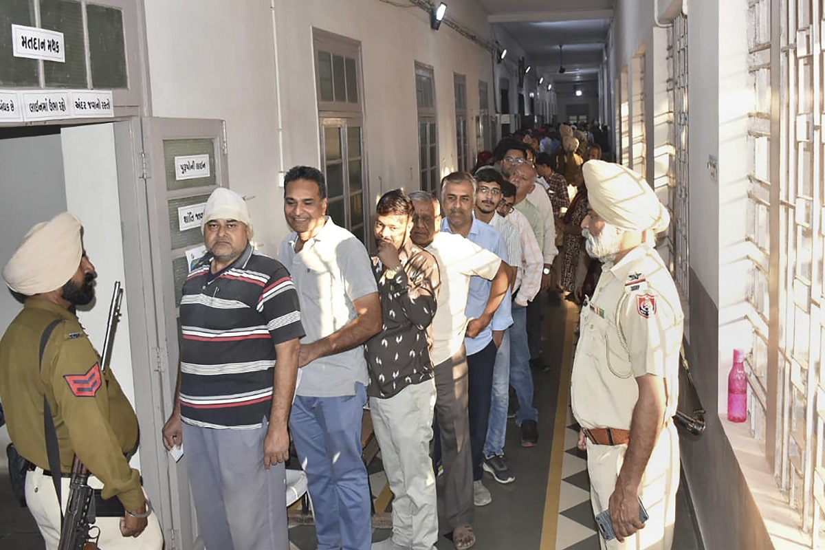 गुजरातमा पहिलो चरणको निर्वाचनमा ६० प्रतिशतभन्दा बढी मतदान गुजरातमा पहिलो चरणको निर्वाचनमा ६० प्रतिशतभन्दा बढी मतदान