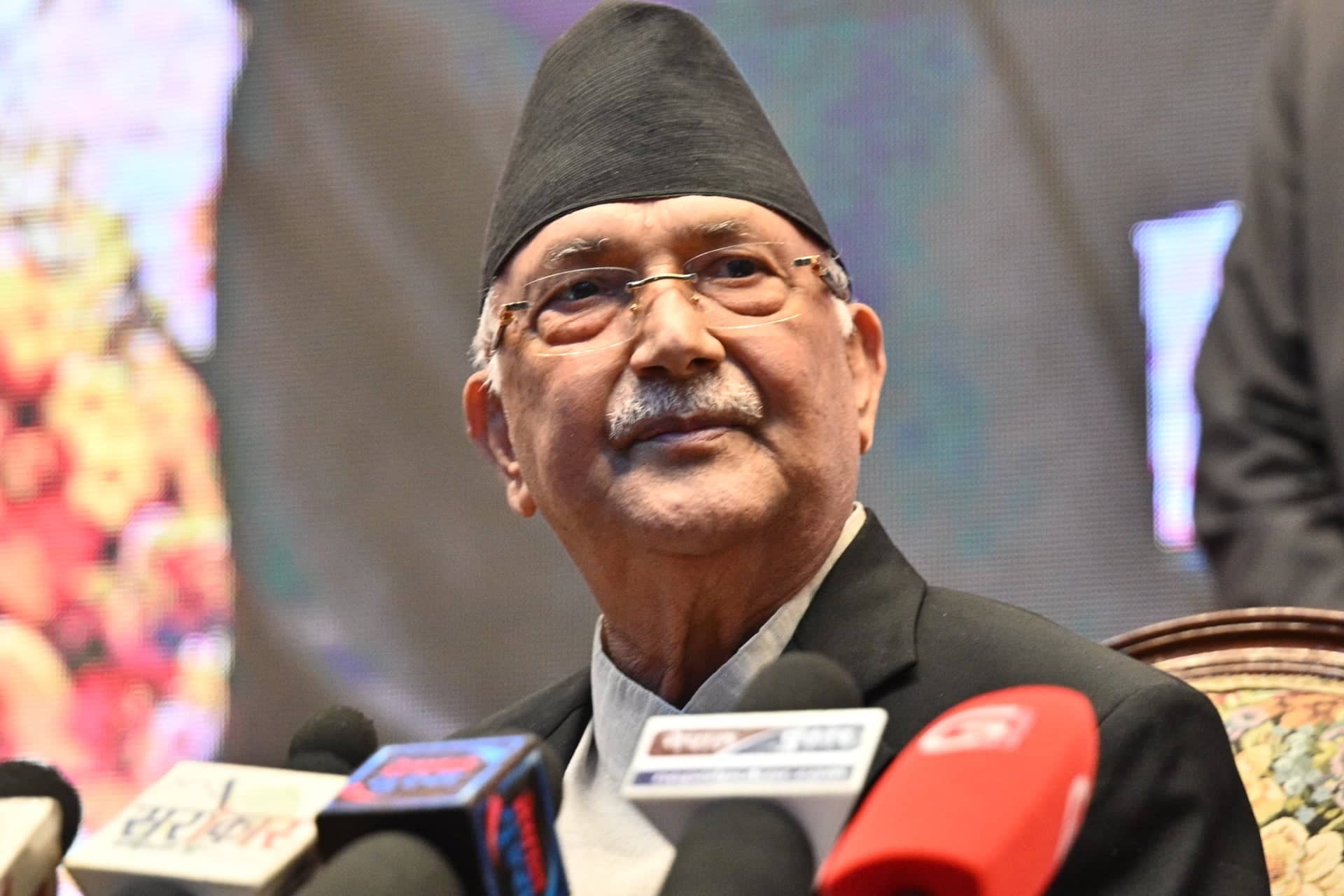 एसपीपीबारे ओलीको स्पष्टीकरण :म प्रधानमन्त्री हुनासाथ पत्र पठाइएको रहेछ, मलाई जानकारी दिइएन एसपीपीबारे ओलीको स्पष्टीकरण :म प्रधानमन्त्री हुनासाथ पत्र पठाइएको रहेछ, मलाई जानकारी दिइएन