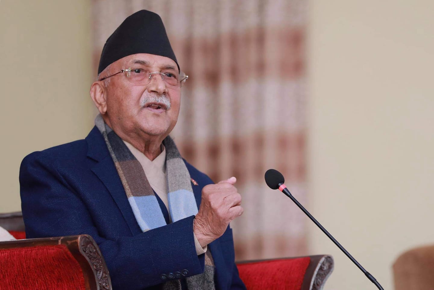 ओलीलाई बदनाम र विवादित बनाउनेको आधा घेरो जनताले तोडे, बाँकी कसले तोड्ने ? ओलीलाई बदनाम र विवादित बनाउनेको आधा घेरो जनताले तोडे, बाँकी कसले तोड्ने ?