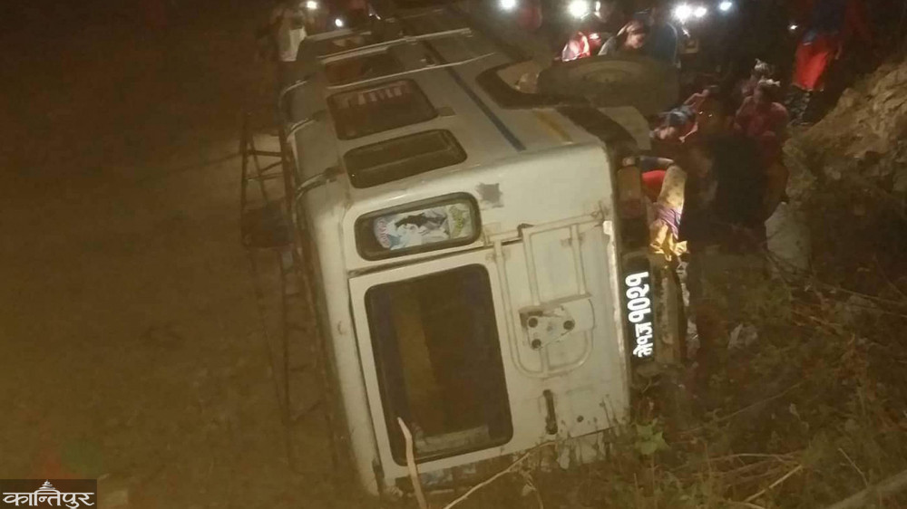 सल्यान दुर्घटनाका गम्भीर घाइतेको उपचारका क्रममा मृत्यु सल्यान दुर्घटनाका गम्भीर घाइतेको उपचारका क्रममा मृत्यु