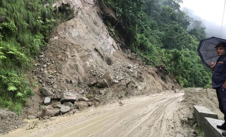 सिद्धार्थ राजमार्ग जीर्ण वर्षौँदेखि स्तरोन्नतिको पर्खाइमा सिद्धार्थ राजमार्ग जीर्ण वर्षौँदेखि स्तरोन्नतिको पर्खाइमा